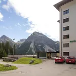 Rothornblick 52 By Vacations, Mit Bergblick Und Privatparkplatz Αρόζα